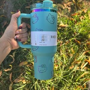 HELLO KITTY stanley cup